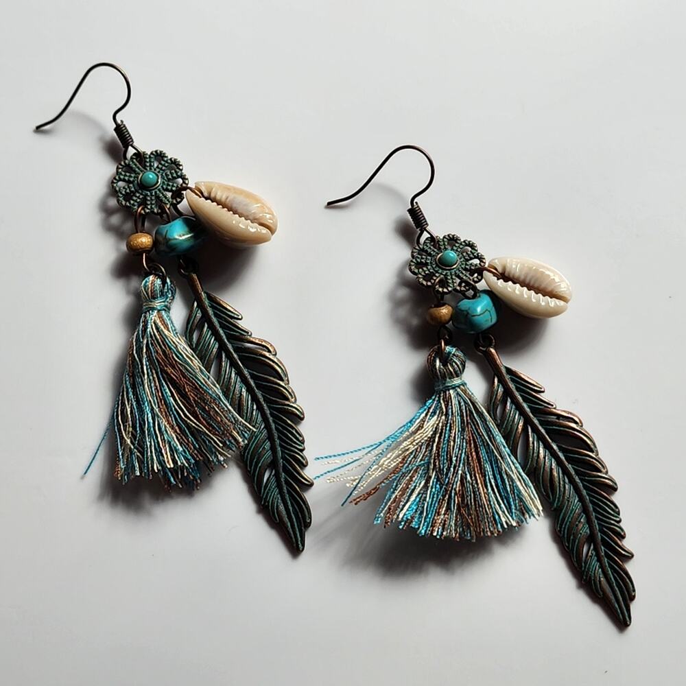 Coastal Drift Boho Flower Shell Earrings - Picture 3 of 4